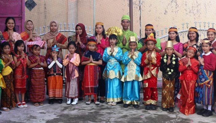 Semangat Nusantara Warnai Upacara Hardiknas di SD Nagoya Pandan
