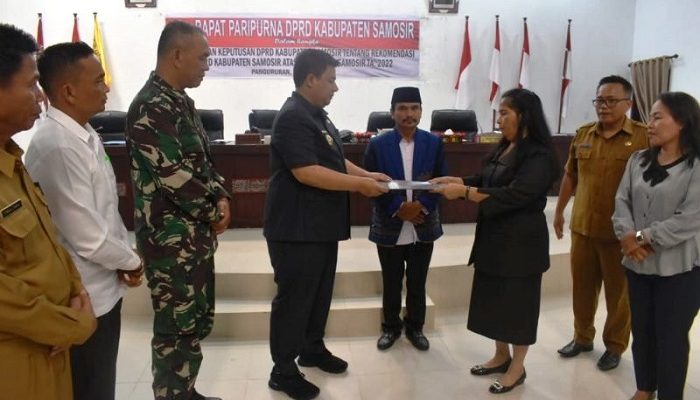 Bupati Vandiko Gultom Hadiri Rapat Paripurna DPRD Pembahasan Bahas LKPj 2022