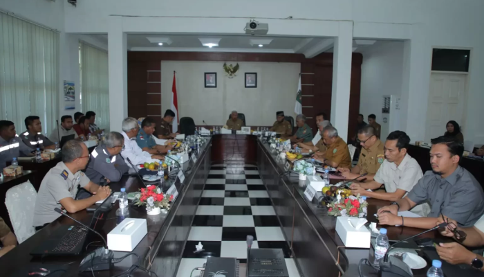 Bupati Asahan Memimpin Rapat Terkait Izin Penggunaan Jalan Akses PT. Bakrie Sumatera Plantations (BSP) untuk Pembangunan Jalan Tol