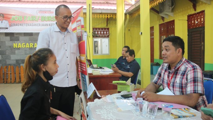 Job Fair Mini diadakan di Medan Helvetia untuk Memberikan Peluang Kerja bagi Pencari Kerja