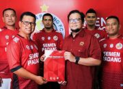 Manajemen Semen Padang FC Memastikan Delfiadri dan Jajaran Tetap Melatih Tim Musim Ini