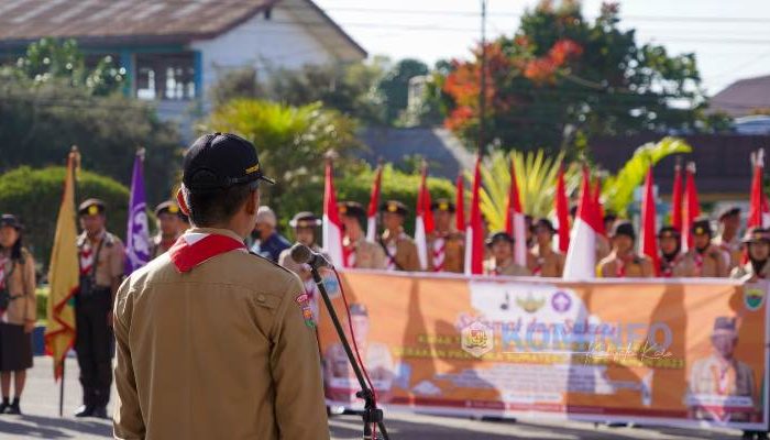 Wakil Bupati Karo Melepas Pasukan Kirab Tangkal Napza Gerakan Pramuka Sumatera Utara Tahun 2023 di Kabupaten Karo