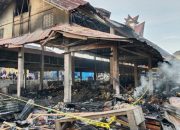 Kebakaran Melanda Pasar Sidikalang: 35 Petak Tempat Berjualan Hangus Terbakar