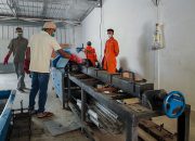 Kecamatan Medan Belawan dan Warga Daur Ulang Sampah Plastik Menjadi Balok dan Papan
