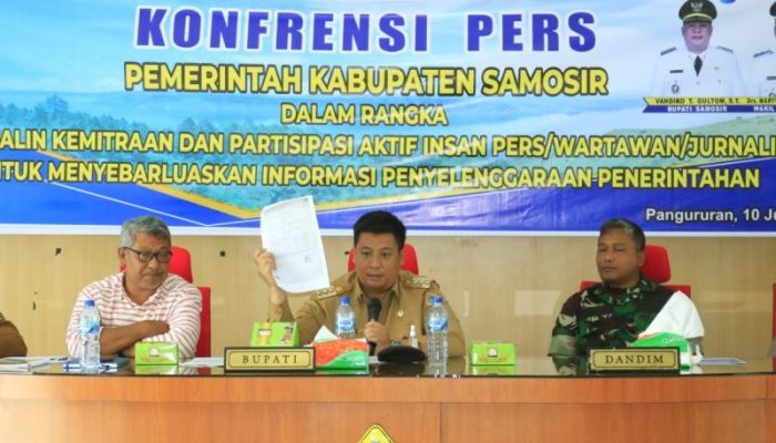 Pemerintah Kabupaten Samosir Klarifikasi Bantuan Pupuk yang Diduga Palsu melalui Konferensi Pers