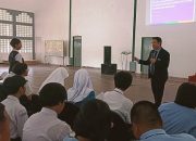Dosen Ilmu Komunikasi Amikom Yogyakarta Motivasi Siswa Baru Matauli dengan Kecerdasan Kinestetik