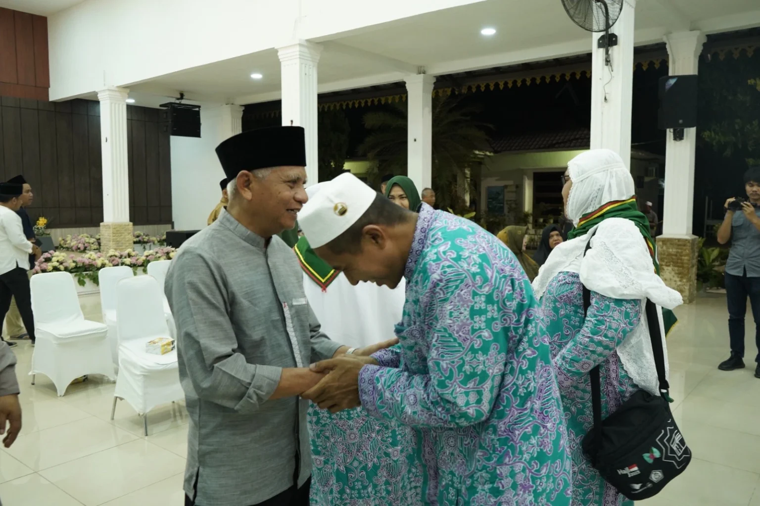 Pemerintah dan Forkopimda Kabupaten Asahan Sambut Kepulangan Jama'ah Haji dengan Sambutan Hangat
