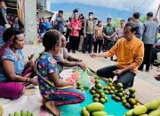 Presiden Sapa Warga dan Cek Harga Kebutuhan Pokok