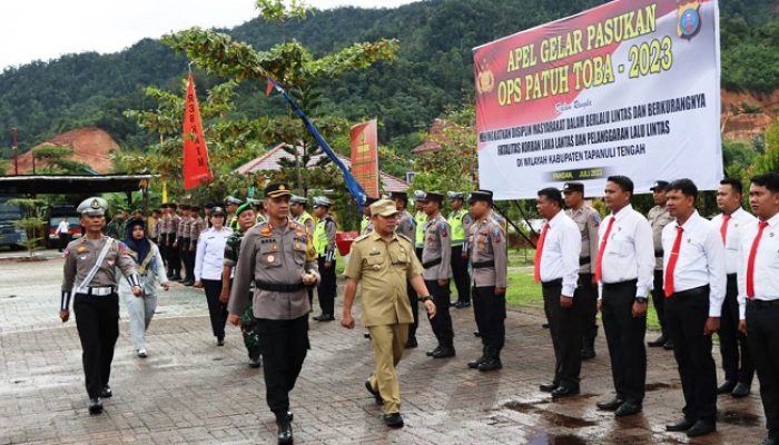 Pj Bupati Elfin Elyas Hadiri Apel Gelar Pasukan Operasi Patuh Toba Tahun 2023