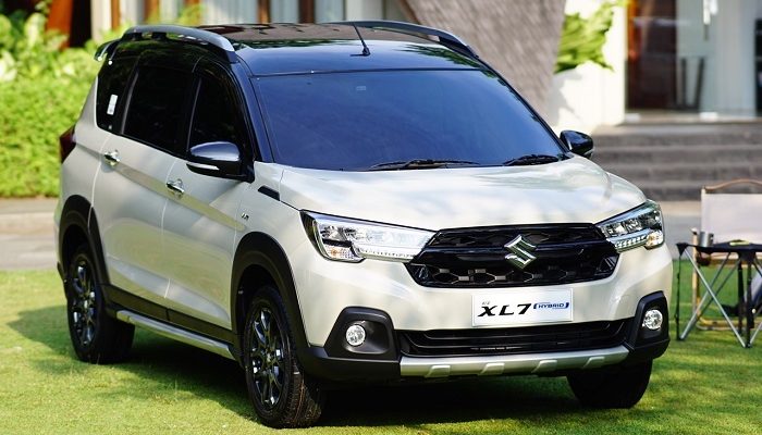 Lebih Dekat Melihat Ragam Fungsi Pada Setir Mobil New XL7 Hybrid