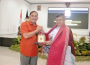 Pj Bupati Tapteng Ulosi Pangdam I/BB di Acara Pelantikan Perbakin se-Kawasan Pantai Barat