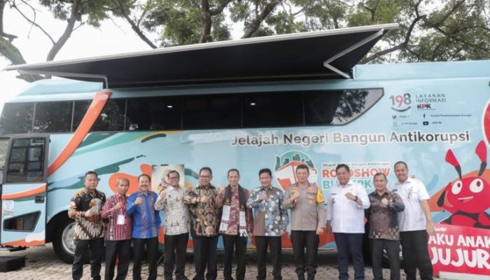 Bupati Dairi Hadiri Roadshow Bus KPK 2023 untuk Mendorong Pemberantasan Korupsi