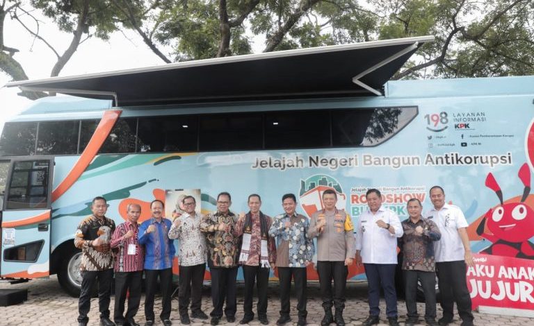 Bupati Dairi Hadiri Roadshow Bus KPK 2023 untuk Mendorong Pemberantasan Korupsi