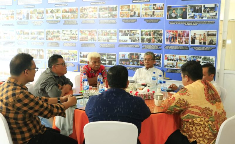 Bupati Samosir Menerima Kunjungan Panitia Pesta Bolon dan Pelantikan Pengurus DPC Silau Raja Boru/Bere/Ibebere Kabupaten Samosir