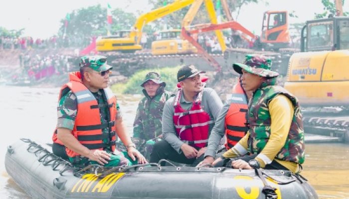 Gotong Royong Bersih Sungai Deli di Medan Masuki Hari Ketujuh