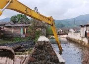 Elfin Elyas: Antisipasi Banjir, Pemkab Tapteng Normalisasi Sungai Sarudik