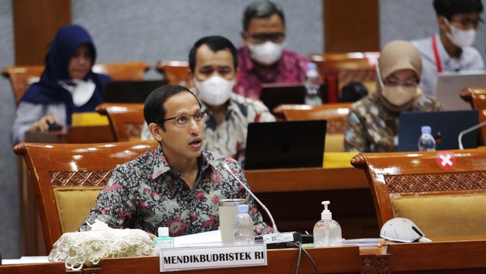 Mendikbudristek Cabut Gelar Profesor Taruna Ikrar MBiomed PhD atas Dasar Kecurangan