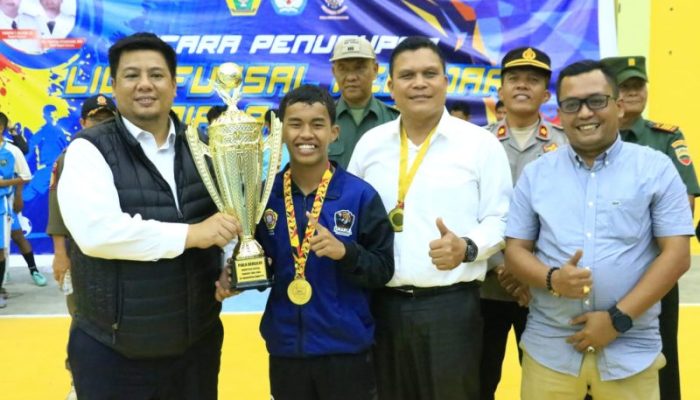 Pesta Penutupan Liga Futsal Pelajar Piala Bupati di Samosir: Membangun Atlet Muda dan Mencegah Perilaku Negatif