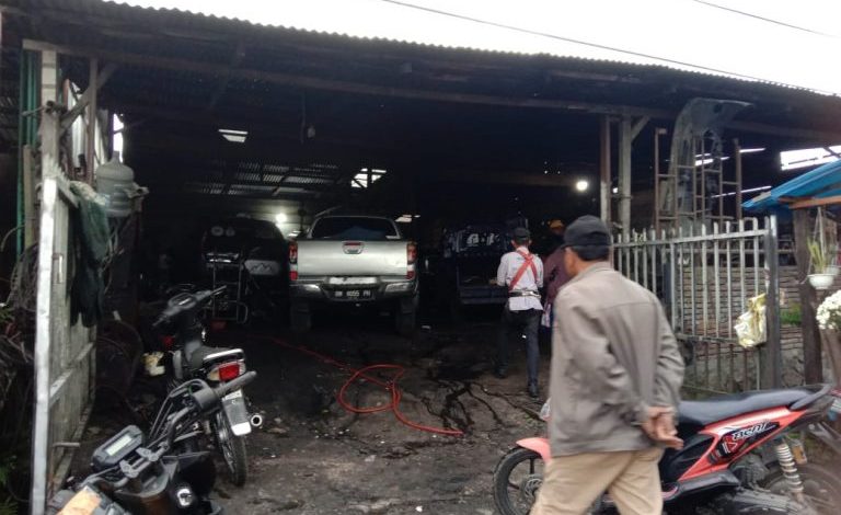 Bupati Dairi Eddy Berutu Tanggap Cepat Atasi Kebakaran di Jalan Sidikalang-Medan