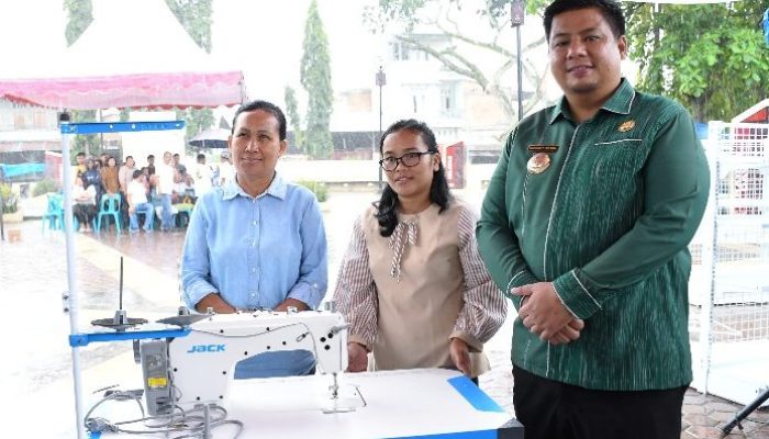 Bupati Samosir Fasilitasi Pelaku UMKM dengan Bantuan dan Dorongan Pengembangan