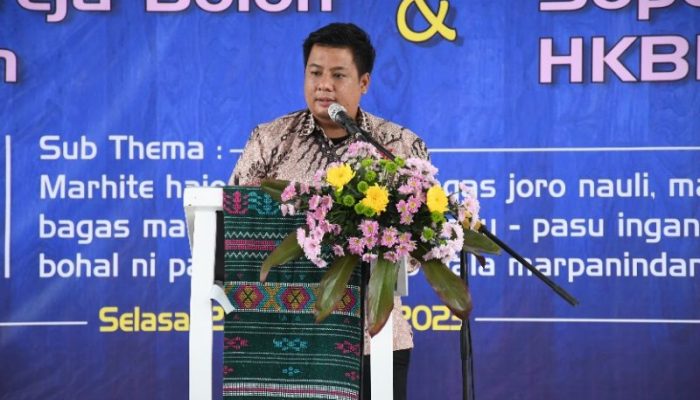 Bupati Samosir Resmikan Gedung Gereja Bolon dan Sopo Bolon HKBP Pangururan pada Perayaan Natal Kedua