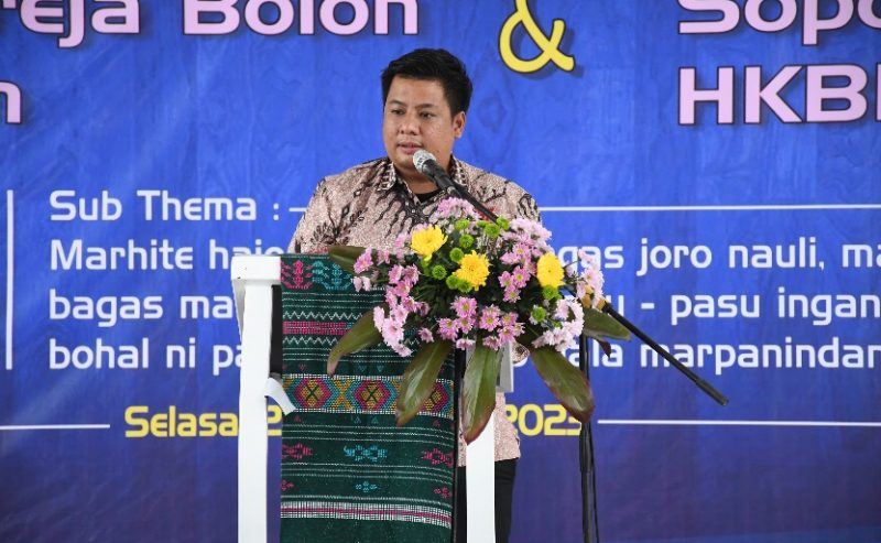 Bupati Samosir Resmikan Gedung Gereja Bolon dan Sopo Bolon HKBP Pangururan pada Perayaan Natal Kedua