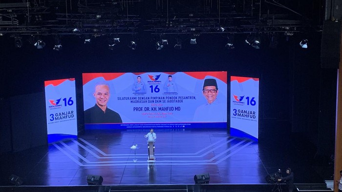 Mahfud Md Janji Perhatikan Pesantren dan Lanjutkan UU Pesantren Jika Menang di Pilpres 2024