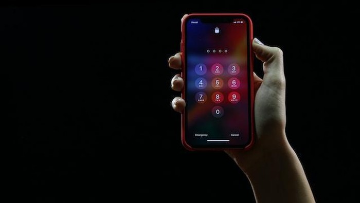 Peneliti Inggris Kembangkan AI Canggih yang Mampu Menebak Password dari Suara Keyboard