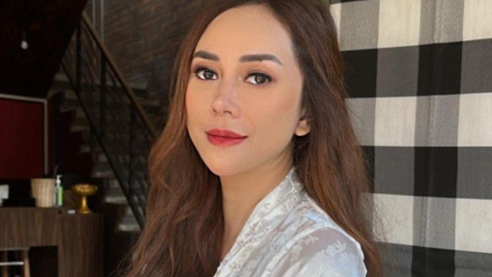 Aura Kasih, Single Parent Produktif dengan Prinsip Hidup yang Kuat