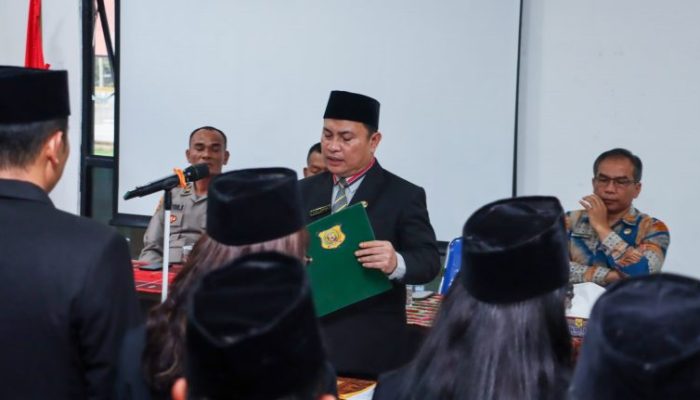 Bupati Dairi Lantik 34 Pejabat, Dorong ASN untuk Lebih Produktif dan Inovatif