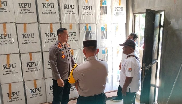 Logistik Pemilu di Gudang KPU Tapteng Dicek, Kapolres Minta Jangan Lengah