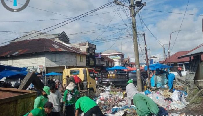 Kepala Dinas Lingkungan Hidup Kabupaten Dairi Pimpin Apel Pagi, Fokus Pembersihan Pasca Libur Nataru
