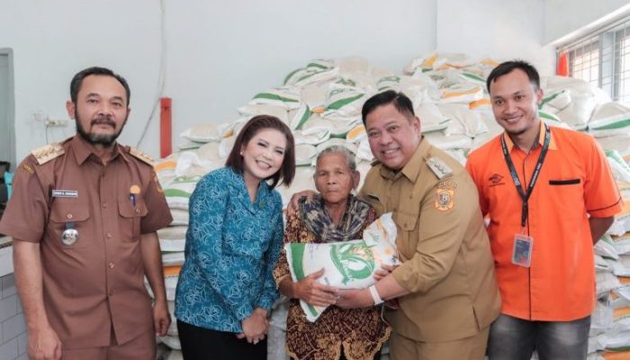 Pemerintah Kabupaten Dairi Salurkan Bantuan Beras untuk Masyarakat Melalui Program Keluarga Harapan