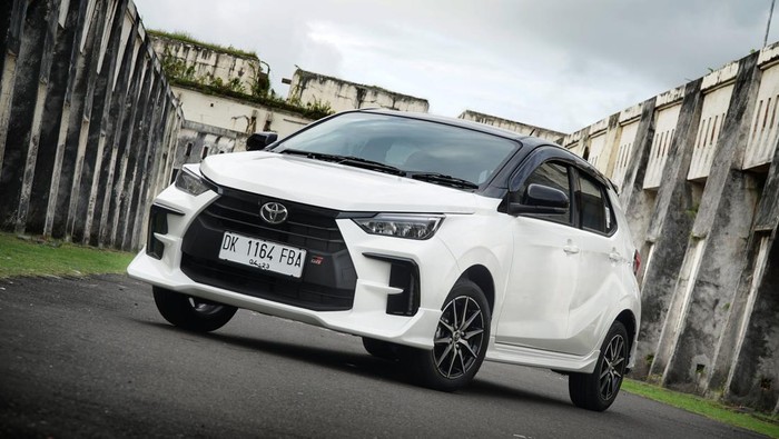 Toyota Agya GR Sport Melangkah Keluar dari Kategori LCGC, Sabet Pasar Head to Head dengan Honda Brio RS