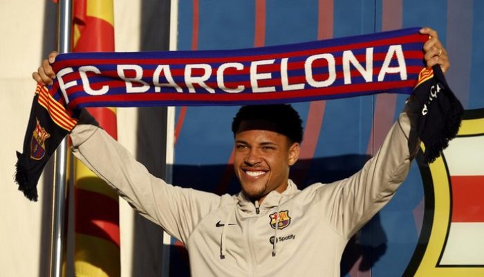 Xavi Hernandez Beri Kesempatan Vitor Roque Adaptasi di Barcelona