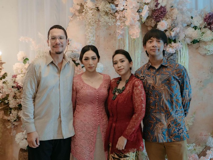 Angga Puradiredja dari Maliq & D'Essentials Bersiap Menikah dengan Dewi Andarini