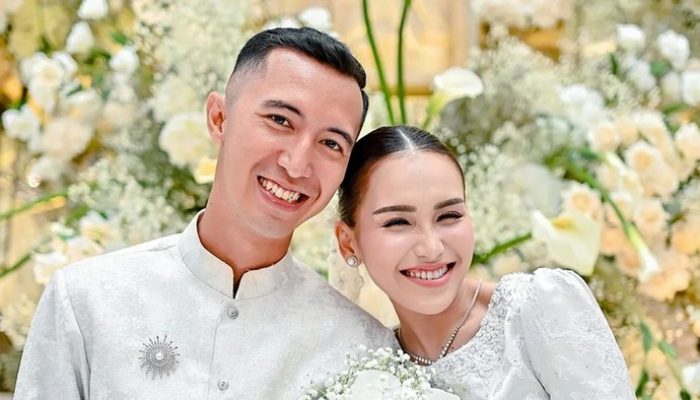 Ayu Ting Ting Meminta Maaf karena Lamaran Tertutup, Berharap Semuanya Lancar