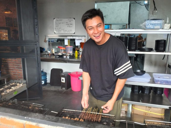 Baim Wong Buka Cabang Baru Sate Celup, Gibran Rakabuming Ikut Apresiasi