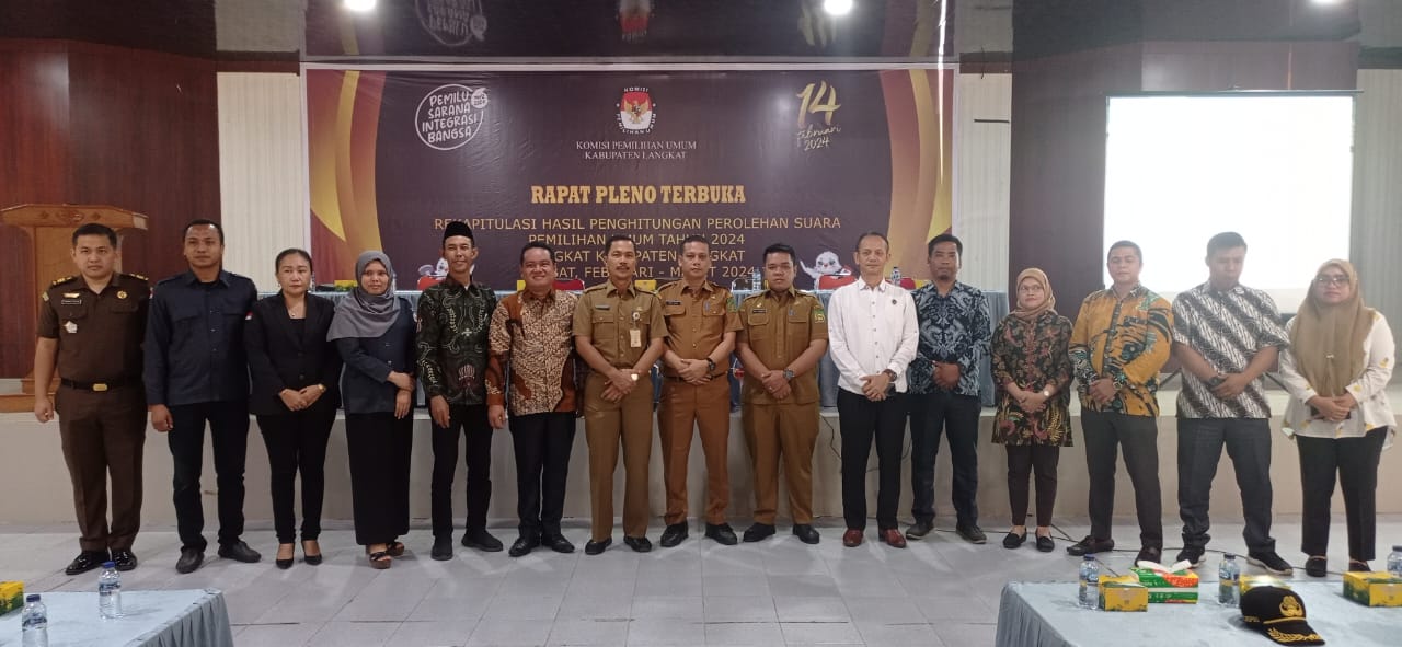 Pj.Bupati Langkat dan Staf Ahli Hadiri Rapat Pleno Terbuka Rekapitulasi Hasil Pemilu 2024