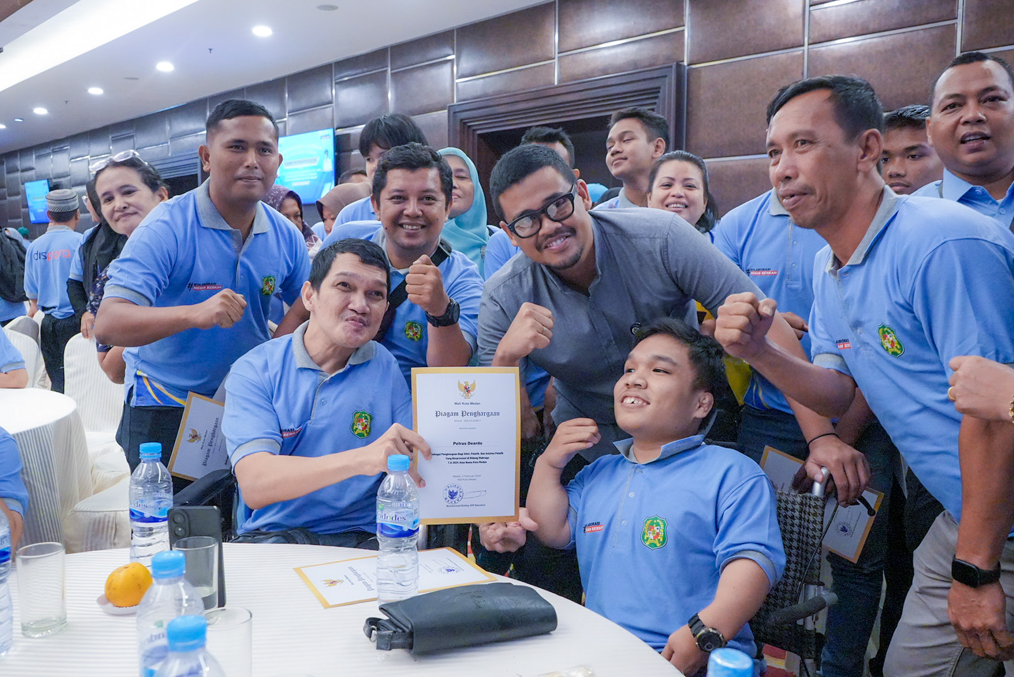 Wali Kota Medan Bobby Nasution Berikan Penghargaan kepada Atlet Berprestasi
