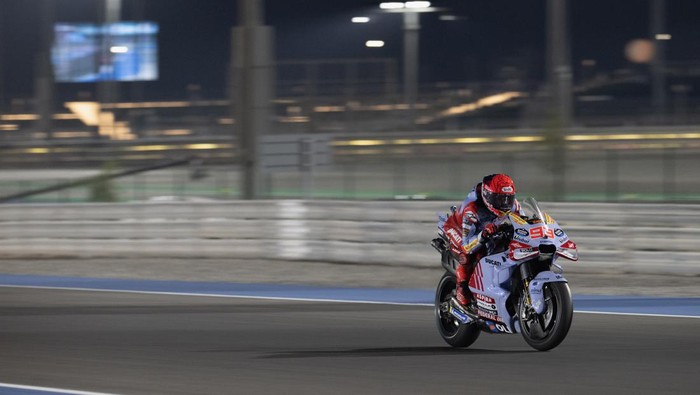 Balapan Malam Hari MotoGP Qatar 2024: Siap-Siap Begadang Demi Aksi Seru di Sirkuit Losail