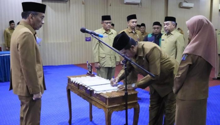 Pengambilan Sumpah Jabatan dan Pelantikan Pejabat Administrator serta Pejabat Pengawas di Pemerintah Kota Binjai