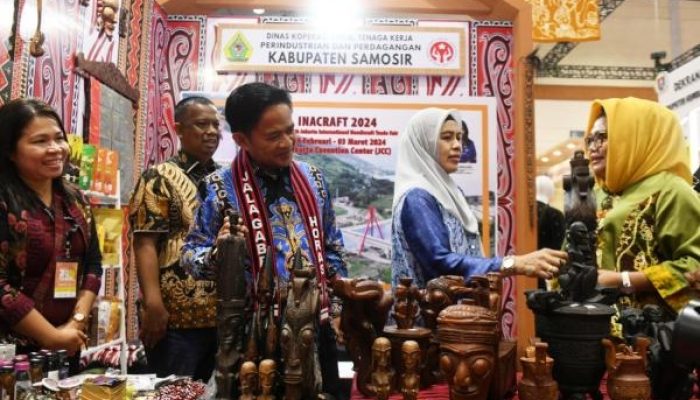 Penjabat (Pj) Gubernur Sumatera Utara (Sumut), Hassanudin, Membangkitkan Semangat Pengrajin Sumut di Pameran Inacraft 2024