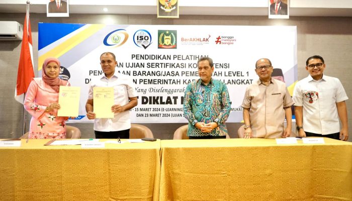 Pj Sekda Humbang Hasundutan Sampaikan LKPj Bupati Tahun 2023 kepada DPRD