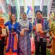Pj Gubsu Kunjungi Stan Pameran Dekranasda Humbahas di Inacraft 2024