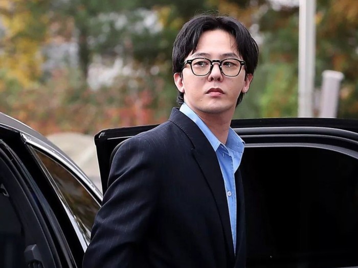 Rumor Hubungan Romantis G-Dragon dan Kim Go Eun Diklarifikasi oleh Label