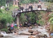 Warga Bersama Polres Sibolga Bersihkan Sungai Aek Godang dari Sampah