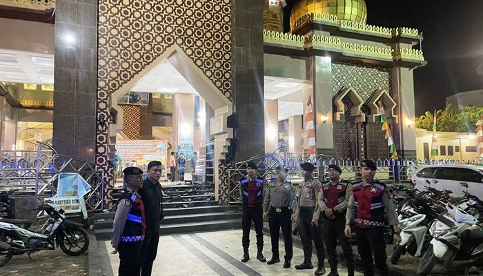Berikan Rasa Aman Saat Shalat Tarawih Polres Sibolga Laksanakan Patroli Pengamanan