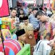 Anak Yatim Dhuafa Kota Medan Dibuat Bahagia dengan Berbelanja Baju Lebaran Bersama Wali Kota