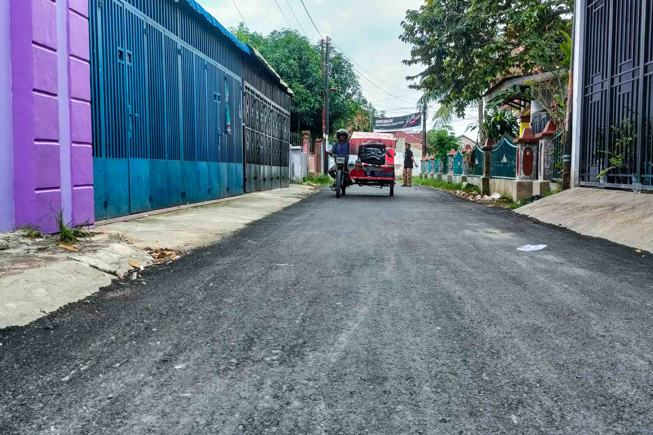 Jalan Rusak di Kelurahan Denai, Medan, Diperbaiki oleh Pemko Medan